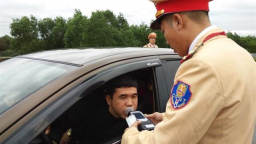 Công an Nghệ An hạn chế đo nồng độ cồn để phòng dịch Corona