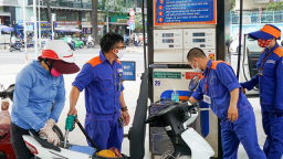 Giá xăng, dầu cùng giảm từ 15h chiều 11/11