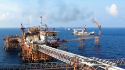 Giá dầu lao dốc, PVN dự kiến ngân sách nhà nước hụt thu 800 triệu USD