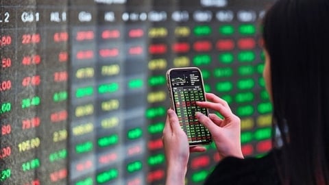 VN-Index bật tăng gần 13 điểm phiên đầu tuần