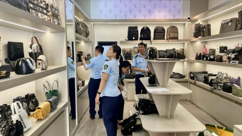 Đà Nẵng phạt Mega Premium bán hàng hiệu giả mạo