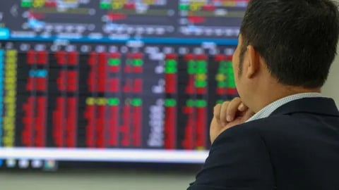Đầu tuần, VN-Index bốc hơi hơn 42 điểm