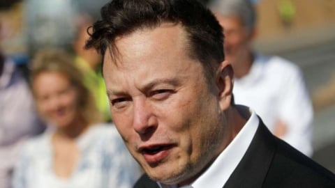 Tỷ phú Elon Musk mất gần 100 tỷ USD một ngày vì công kích Trump