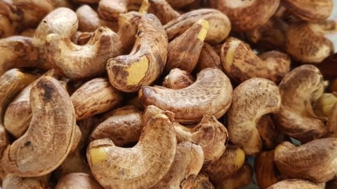 Việt Nam chi hơn 2,07 tỷ USD nhập khẩu hạt điều