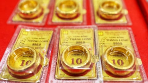 Giá vàng thế giới bật tăng nhẹ, trong nước đi ngang