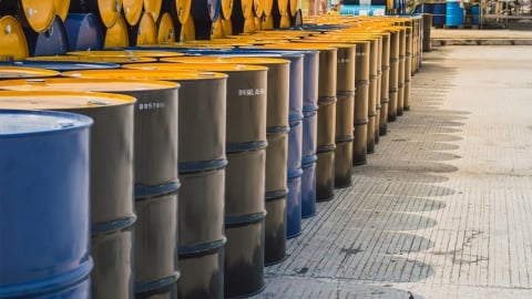 Giá dầu thế giới giảm mạnh do lo ngại OPEC+ sẽ tăng sản lượng