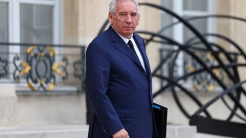 Thủ tướng Pháp Francois Bayrou bị phế truất
