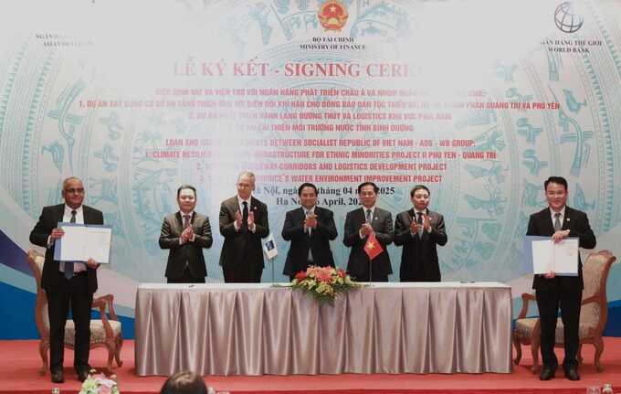 WB, ADB cho Việt Nam vay, viện trợ gần 400 triệu USD để cải thiện môi trường, phát triển hạ tầng