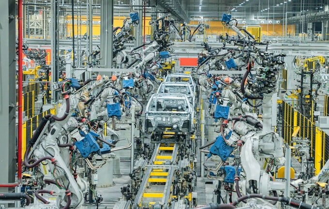 Vingroup thăng 8 bậc, thuộc top 40 doanh nghiệp lớn nhất Đông Nam Á 2025