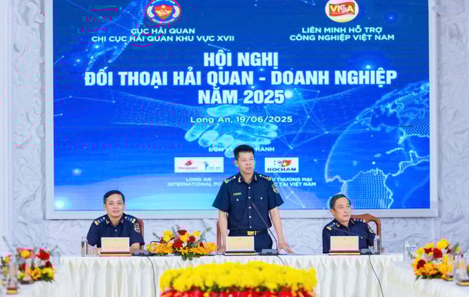 Hải quan khu vực XVII đối thoại với doanh nghiệp