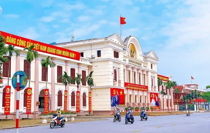 Công bố các nghị quyết, quyết định sáp nhập đơn vị hành chính