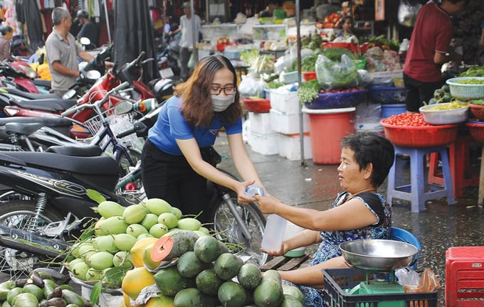 Xử lý nghiêm hành vi cố tình thanh toán bằng tiền mặt để trốn thuế