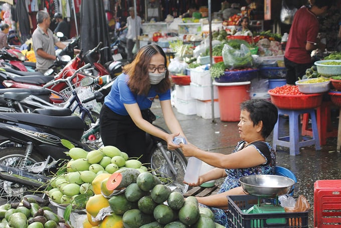 Xử lý nghiêm hành vi cố tình thanh toán bằng tiền mặt để trốn thuế