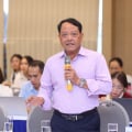 Việc áp dụng hóa đơn điện tử từ máy tính tiền là thách thức lớn với các hộ kinh doanh nhỏ lẻ. Nhiều cửa hàng cà phê, quán phở ở Hà Nội đã quen dùng hóa đơn tính tiền, nhưng ở các tỉnh, việc đầu tư thiết bị, đường truyền, phần mềm vẫn là rào cản. 