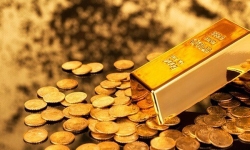 Giá vàng trong nước tiếp tục giảm mạnh