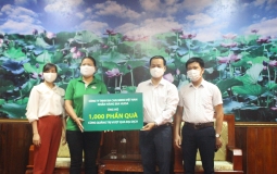 Carlsberg Việt Nam: Tặng hàng nghìn phần quà tại các vùng dịch Covid-19 miền Trung