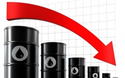 Giá dầu lao dốc bất chấp quyết định của OPEC+