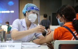 Ngày mai, Hà Nội bắt đầu tiêm vaccine phòng Covid-19 cho học sinh lớp 9