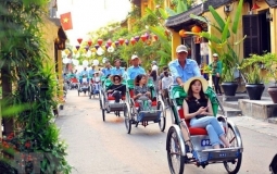 Việt Nam đặt mục tiêu thu trên 130 tỷ USD mỗi năm từ khách du lịch