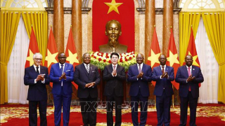 Chủ tịch nước Lương Cường tiếp Đại sứ các nước trình Quốc thư