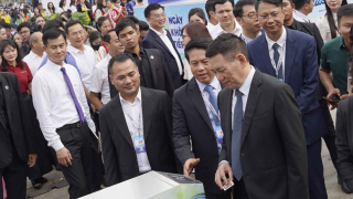 Thanh toán không dùng tiền mặt có bước phát triển vượt bậc