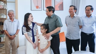 Thủ tướng thăm cây cầu mới qua sông Hương và dự án nhà ở xã hội tại Huế