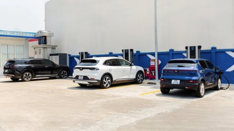 
V-Green hợp tác phát triển 3.000 trụ sạc ô tô điện Vinfast tại khu vực Tây Nguyên trong năm 2025
