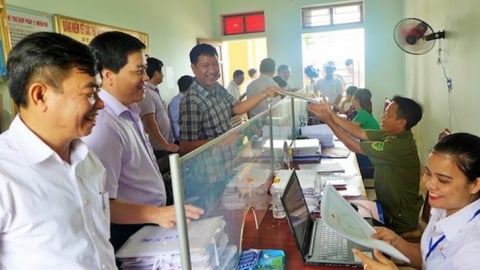 Bộ Nội vụ hướng dẫn thực hiện Nghị định 177 về chính sách đối với cán bộ không tái cử, tái bổ nhiệm