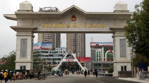 Sửa quy định về giấy tờ của người xuất cảnh, nhập cảnh qua cửa khẩu, lối mở biên giới đất liền