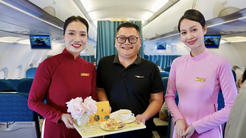Vietnam Airlines đón hành khách thứ 350 triệu sau 30 năm thành lập