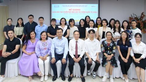 Gần 30 học viên hoàn thành khoá học chuẩn mực Báo cáo Tài chính Quốc tế (IFRS) của VAA