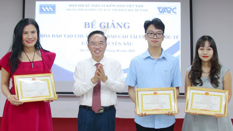 VAA trao chứng nhận cho 22 học viên hoàn thành khoá học chuyên sâu IFRS
