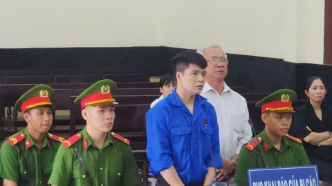 Kế toán dùng chữ ký số của sếp duyệt khống hàng trăm chứng từ