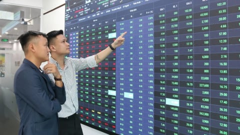 VN-Index đối mặt nguy cơ điều chỉnh kỹ thuật sâu