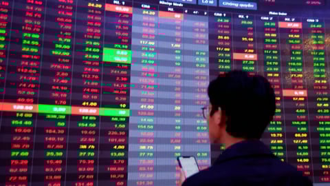 Thị trường giằng co, VN-Index vẫn giữ lửa tăng trưởng