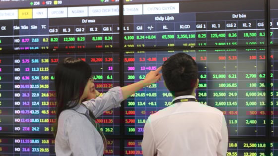 Nhà đầu tư ồ ạt mở tài khoản chứng khoán