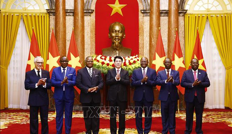 Chủ tịch nước Lương Cường tiếp Đại sứ các nước trình Quốc thư
