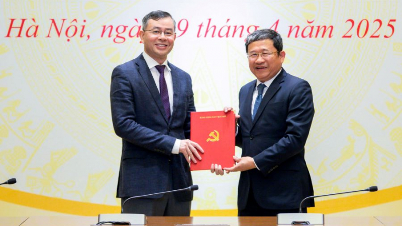 Tổng Kiểm toán nhà nước Ngô Văn Tuấn nhận Quyết định chỉ định Chủ nhiệm Ủy ban Kiểm tra Đảng ủy Quốc hội nhiệm kỳ 2020-2025