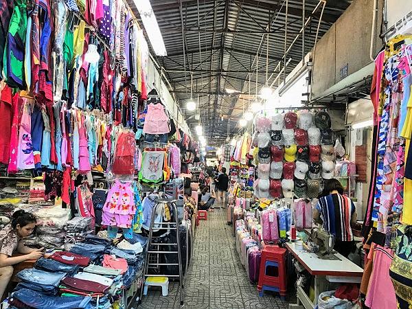 Hướng dẫn khai thuế cho hộ bán quần áo ở chợ