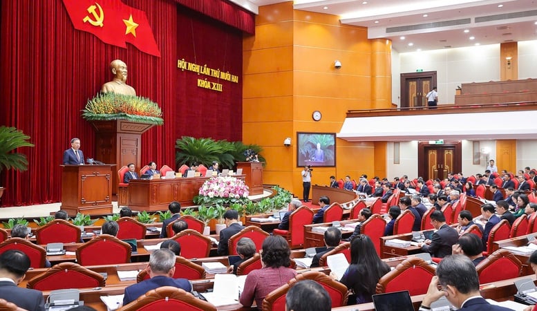 Thông cáo báo chí ngày làm việc thứ nhất Hội nghị Trung ương 12