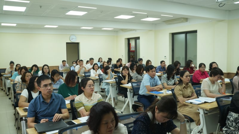Đông đảo học viên tham gia khoá tập huấn xử lý vướng mắc về tự chủ tài chính và áp dụng chế độ kế toán của đơn vị sự nghiệp công lập