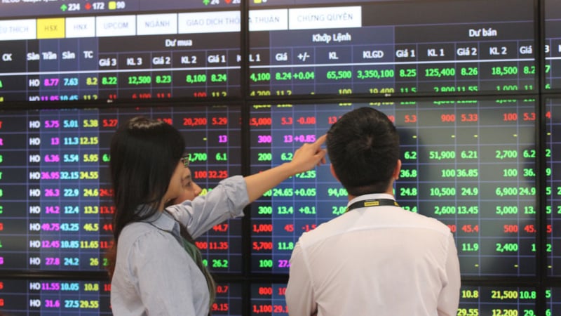 Nhà đầu tư ồ ạt mở tài khoản chứng khoán
