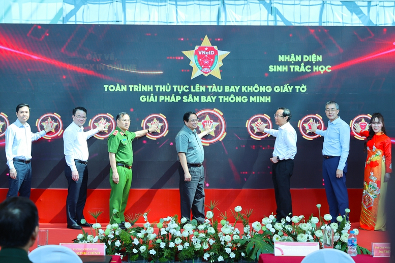 Nhân rộng giải pháp lên tàu bay không cần giấy tờ