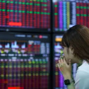 VN-Index chờ dòng tiền dẫn dắt đến 1.270 điểm