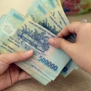 Lao động hợp đồng có áp dụng thang bảng lương Nghị định 204?