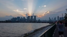 Singapore's economic growth slows to 5.7% in Q2