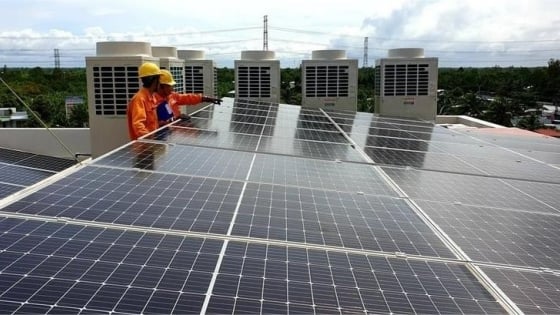Việt Nam phải trả 2,6 cent/kWh cho lượng điện mặt trời dư thừa trên mái nhà từ hộ gia đình và văn phòng