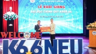 Trao học bổng ROX Share cho sinh viên có hoàn cảnh khó khăn