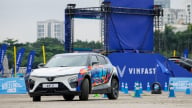 Người dùng chạy thử bộ đôi xe điện VinFast: VF 7 linh hoạt, lanh lẹ, VF 8 êm ái, phù hợp cho gia đình