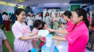 Quy chuẩn thiếu minh bạch ‘trói chân’ ngành sữa Việt Nam
